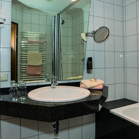 Moselland Im Enderttal Zum Onkel Willi 호텔 3*