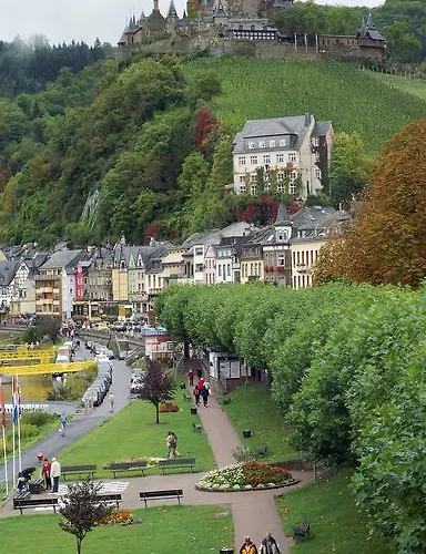 Moselland Im Enderttal Zum Onkel Willi Отель Кохем