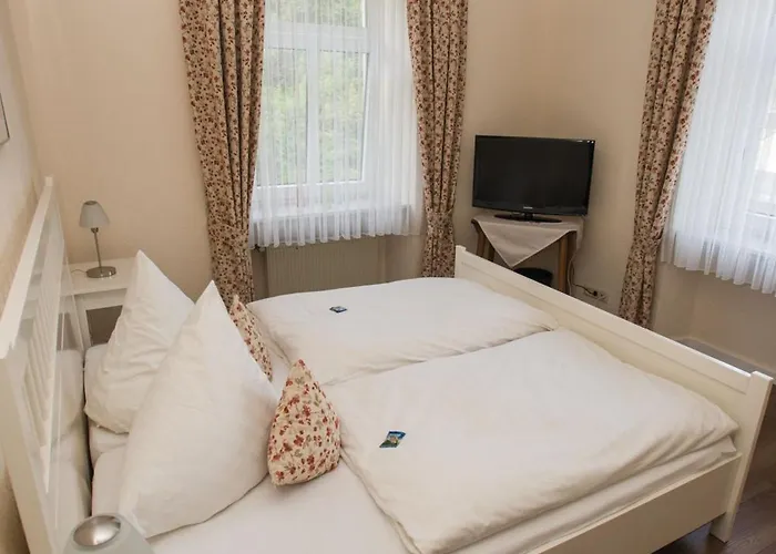 Hotel Moselland Im Enderttal Zum Onkel Willi