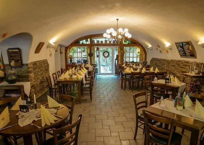 Moselland Im Enderttal Zum Onkel Willi 3* Кохем