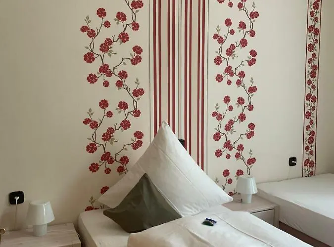 Moselland Im Enderttal Zum Onkel Willi Отель Кохем